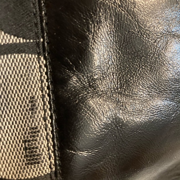 COACH signature stripe  No. 12429
SHOULDERBAG tote VNTG and wallet - Picture 5 of 16